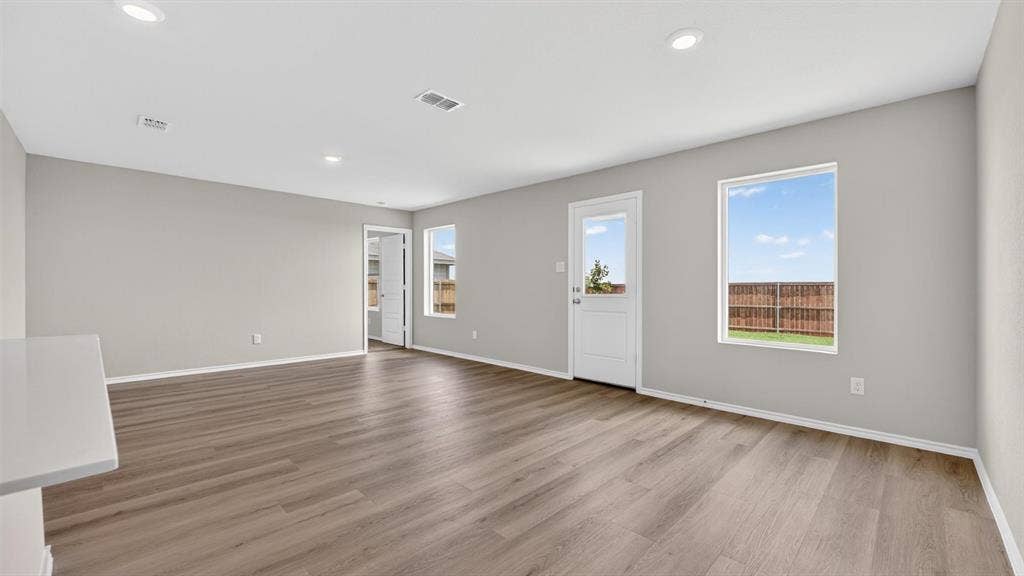 516 BABBLING BROOK Drive, Denton, TX 76259