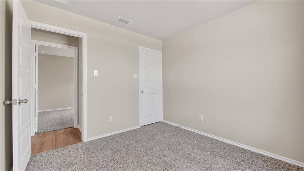 516 BABBLING BROOK Drive, Denton, TX 76259