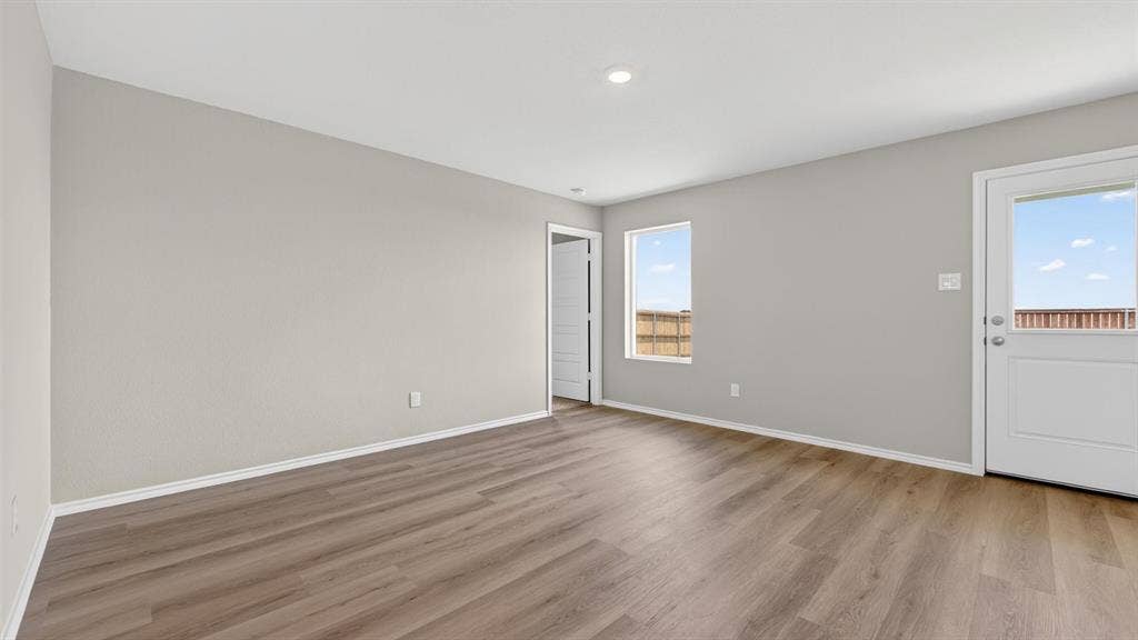 516 BABBLING BROOK Drive, Denton, TX 76259