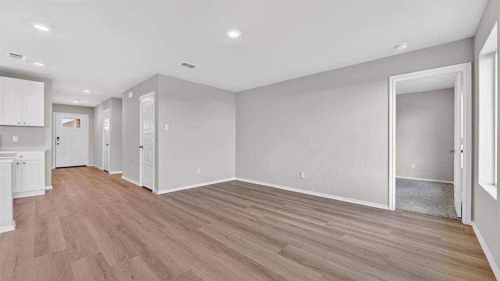 516 BABBLING BROOK Drive, Denton, TX 76259