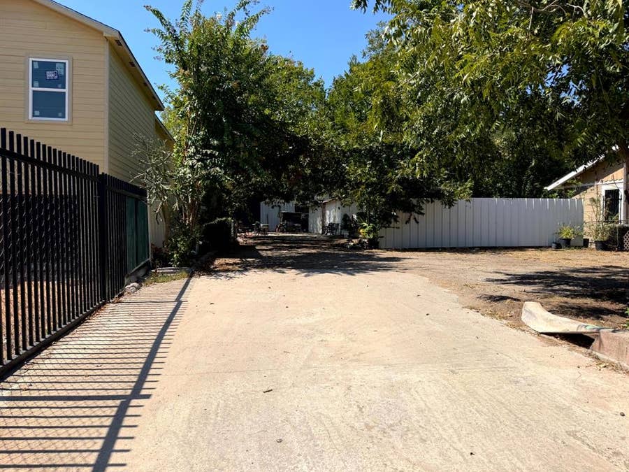 Property photo for 420 Sunset Lane, Fort Worth, TX