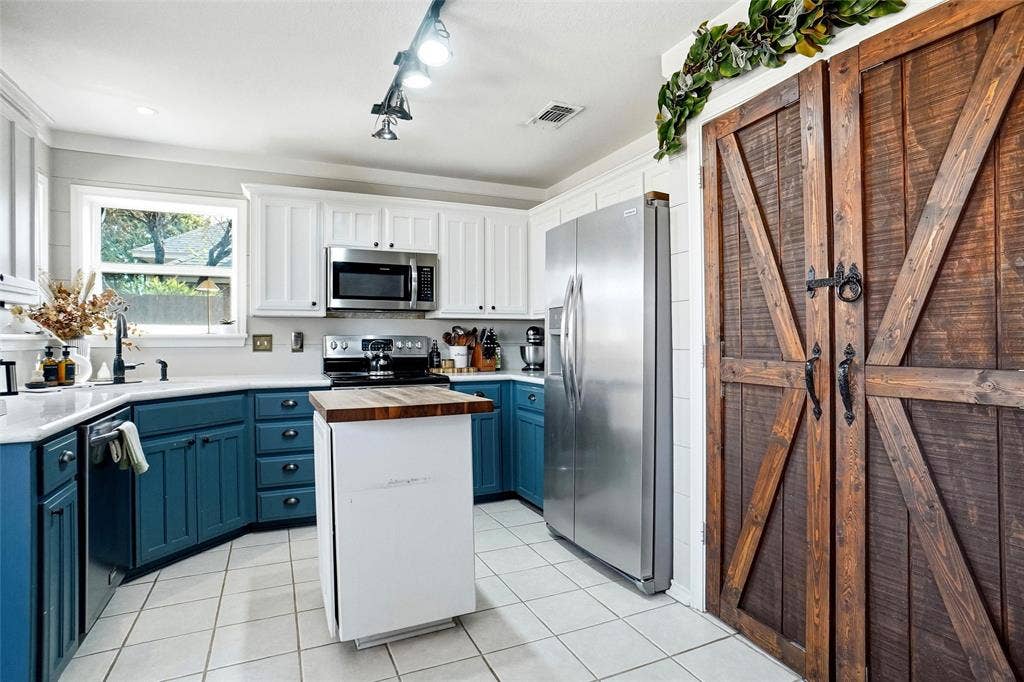 414 Madison Place, Ponder, TX 76259
