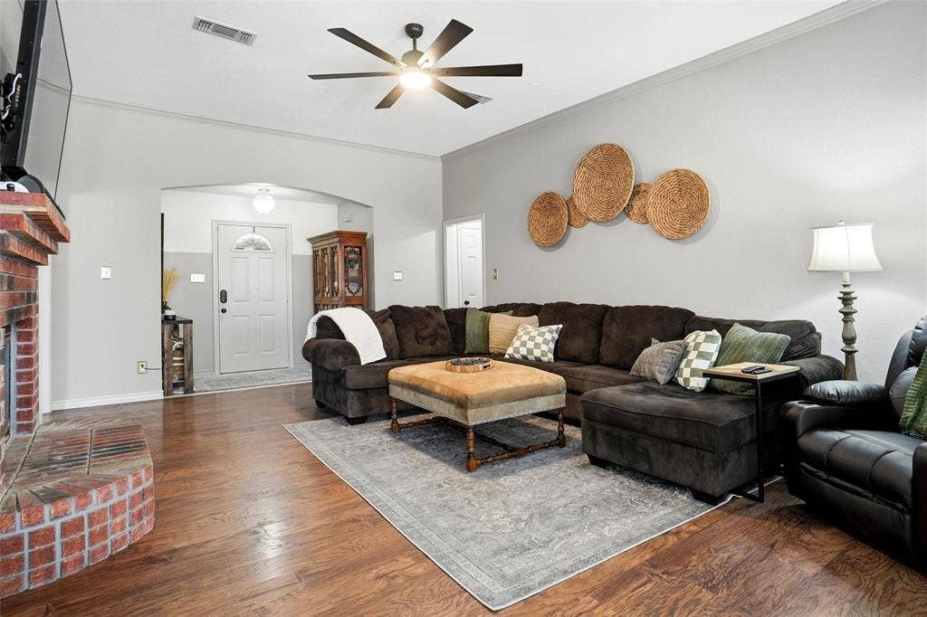 414 Madison Place, Ponder, TX 76259