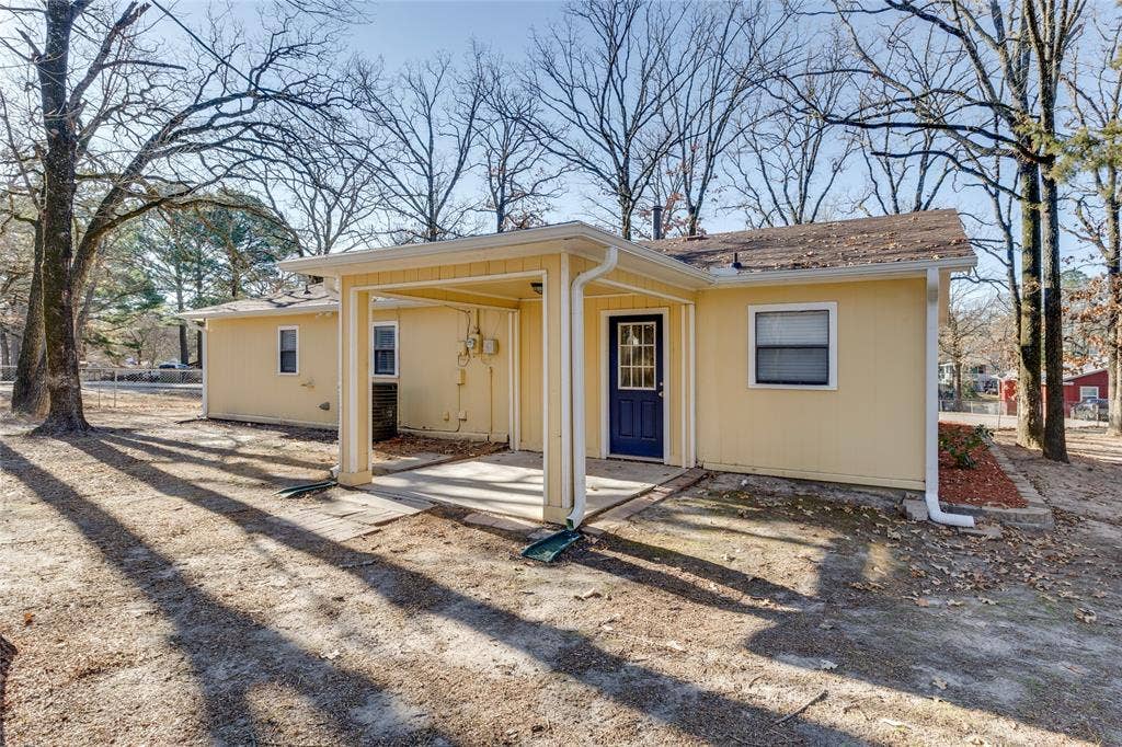 157 Harborr Drive, Gun Barrel City, TX 75156 Rear view of house with a patio