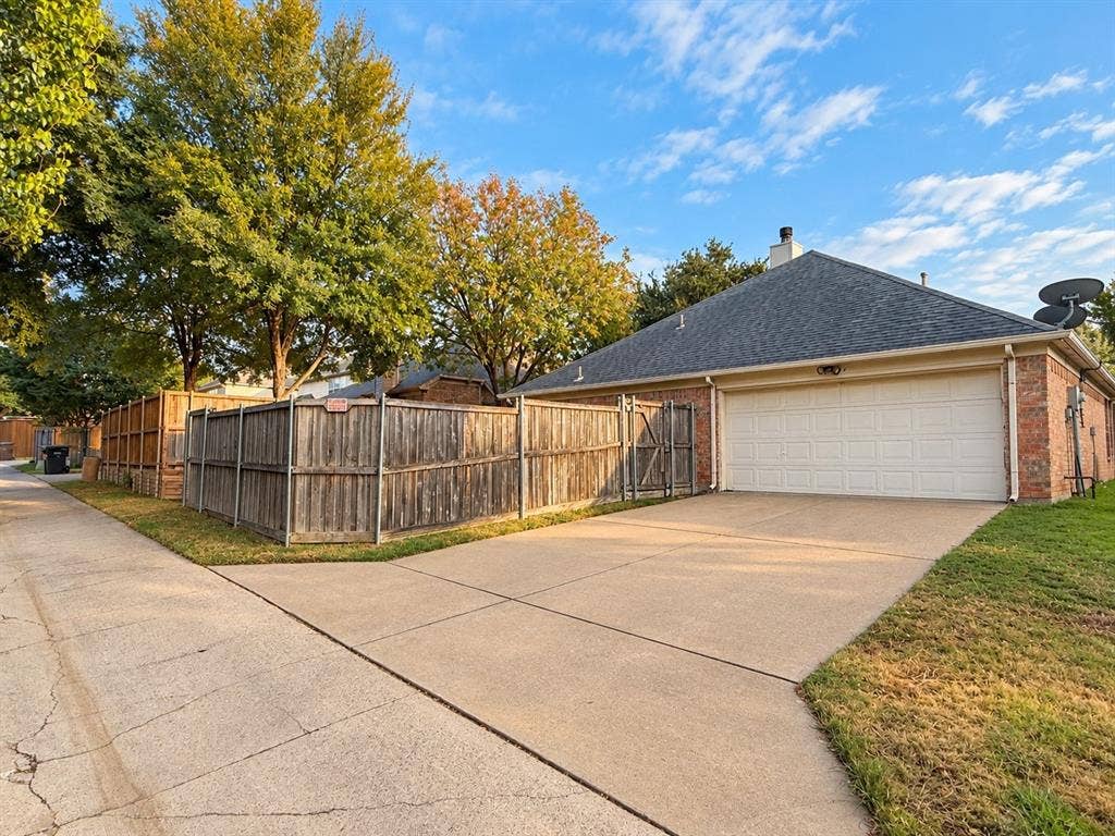4221 Creekstone Drive, Plano, TX 75093 4221 Creekstone Drive, Plano, TX 75093