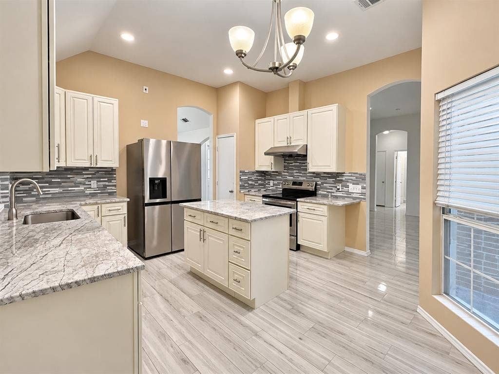 4221 Creekstone Drive, Plano, TX 75093 4221 Creekstone Drive, Plano, TX 75093
