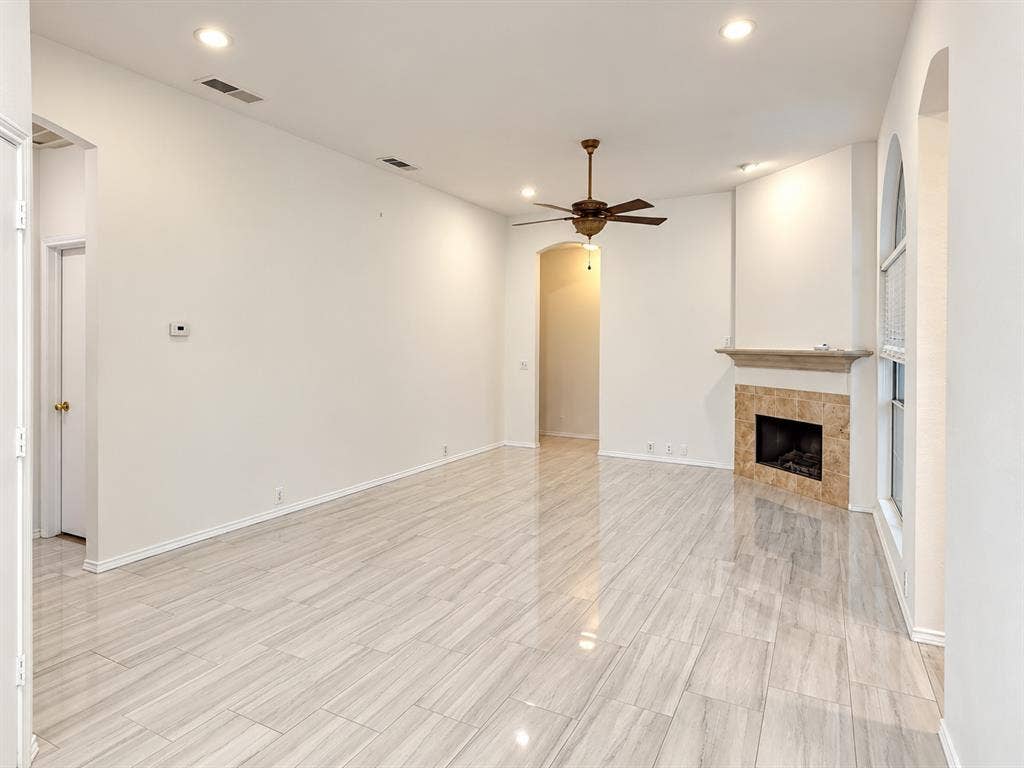 4221 Creekstone Drive, Plano, TX 75093 4221 Creekstone Drive, Plano, TX 75093