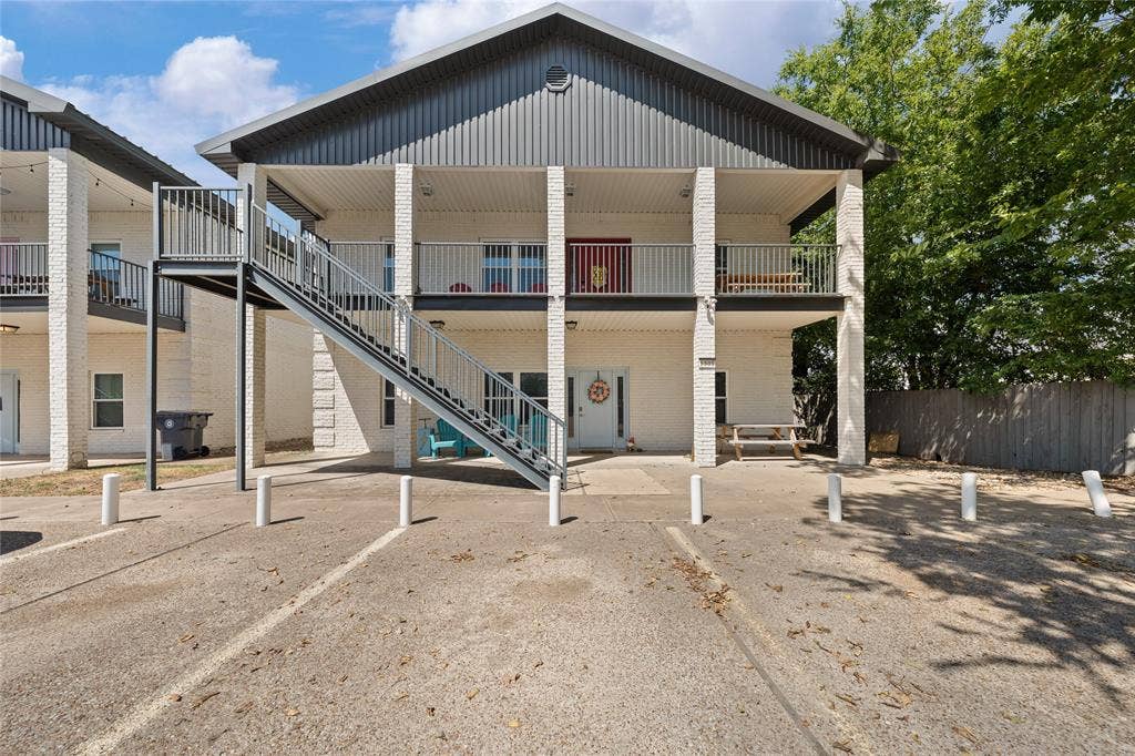 1301 James Avenue, Waco, TX 76706 1301 James Avenue, Waco, TX 76706
