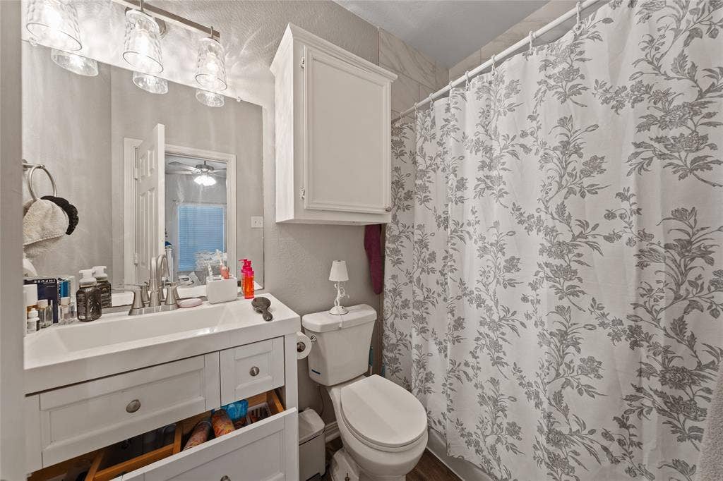 1301 James Avenue, Waco, TX 76706 1301 James Avenue, Waco, TX 76706