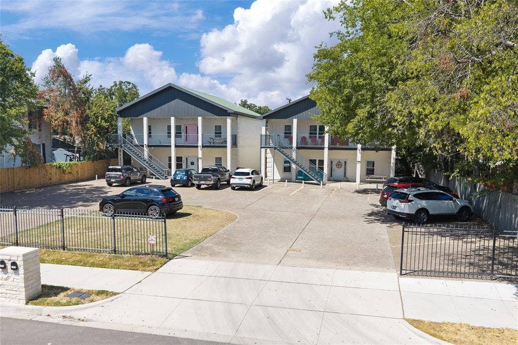 1301 James Avenue, Waco, TX 76706 1301 James Avenue, Waco, TX 76706