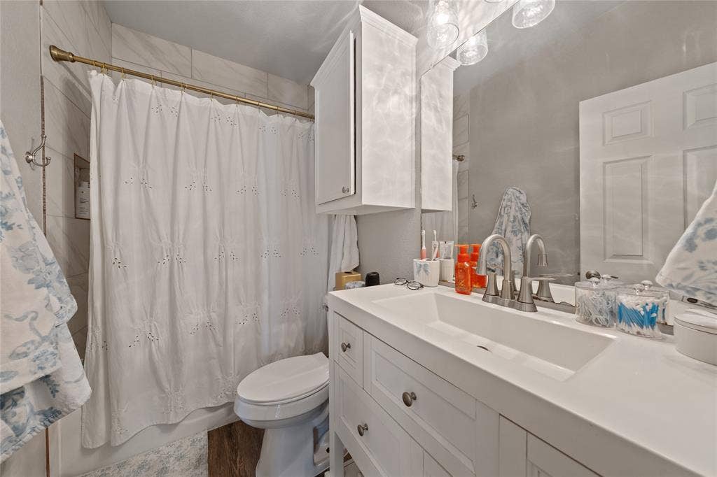 1301 James Avenue, Waco, TX 76706 1301 James Avenue, Waco, TX 76706