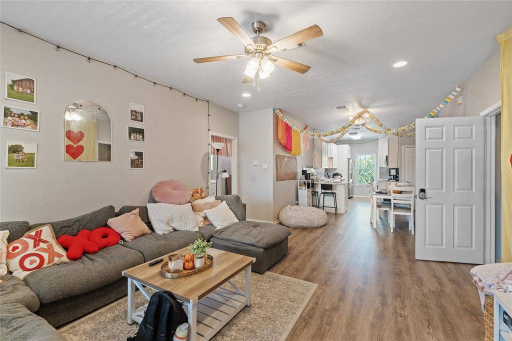 1301 James Avenue, Waco, TX 76706 1301 James Avenue, Waco, TX 76706