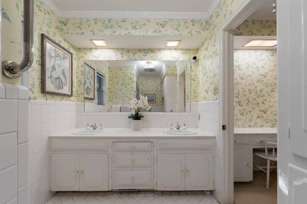 6950 Midcrest Drive, Dallas, TX 75254 Primary Bathroom with dual sinks.