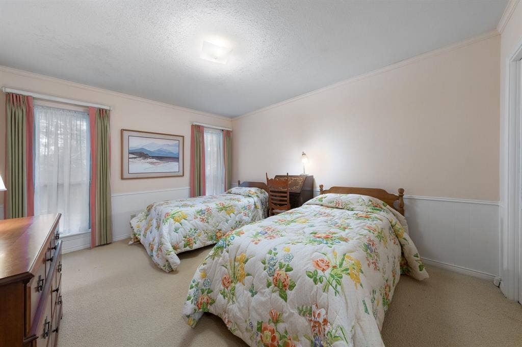 6950 Midcrest Drive, Dallas, TX 75254 Bedroom 2 with Walk in Closet.