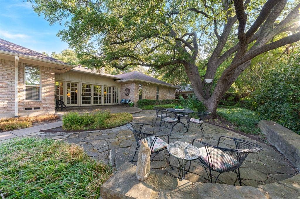 6950 Midcrest Drive, Dallas, TX 75254 6950 Midcrest Drive, Dallas, TX 75254