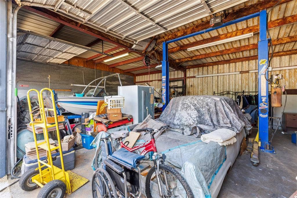 1000 E 2nd Avenue, Belton, TX 76513 1000 E 2nd Avenue, Belton, TX 76513