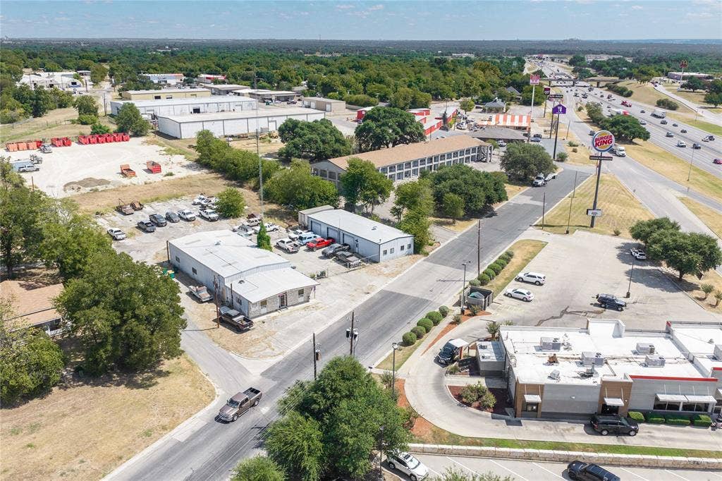 1000 E 2nd Avenue, Belton, TX 76513 1000 E 2nd Avenue, Belton, TX 76513