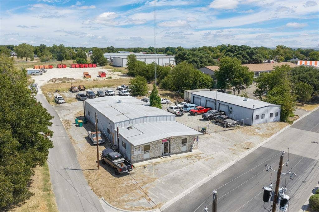 1000 E 2nd Avenue, Belton, TX 76513 1000 E 2nd Avenue, Belton, TX 76513