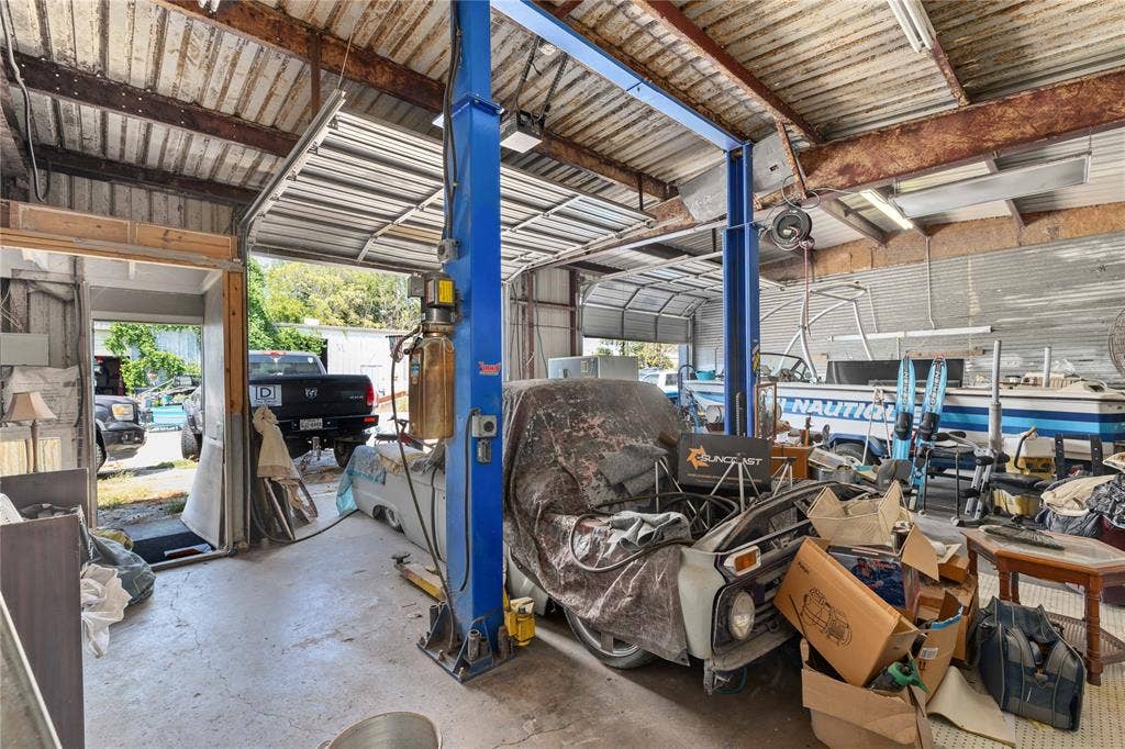 1000 E 2nd Avenue, Belton, TX 76513 1000 E 2nd Avenue, Belton, TX 76513