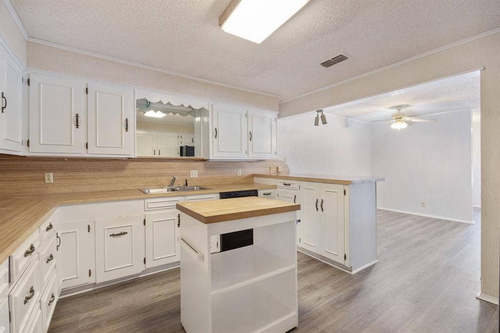 504 Woodland Hills Drive, Tyler, TX 75701 504 Woodland Hills Drive, Tyler, TX 75701