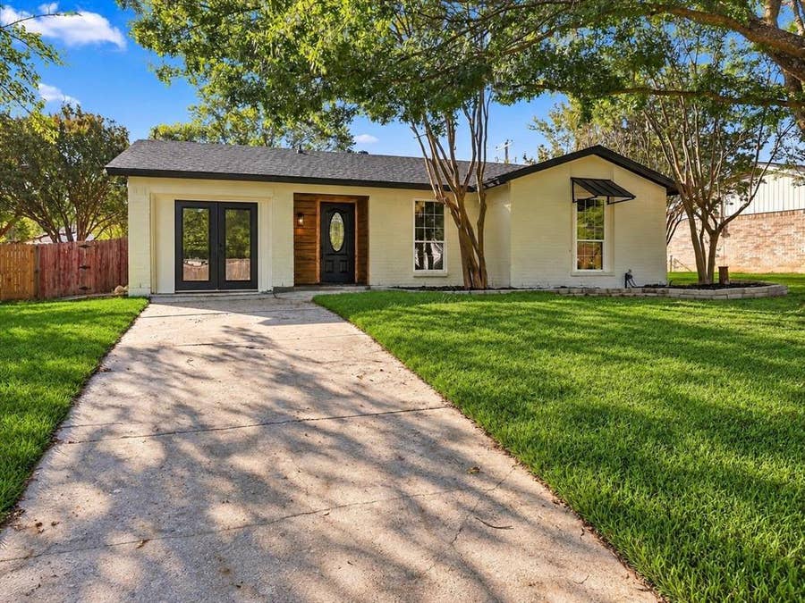 Property photo for 904 Dayton Road, Mansfield, TX