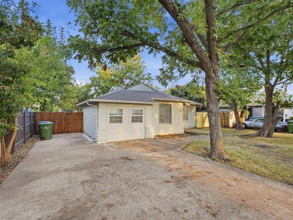 1520 S 3rd Street, Garland, TX 75040 1520 S 3rd Street, Garland, TX 75040