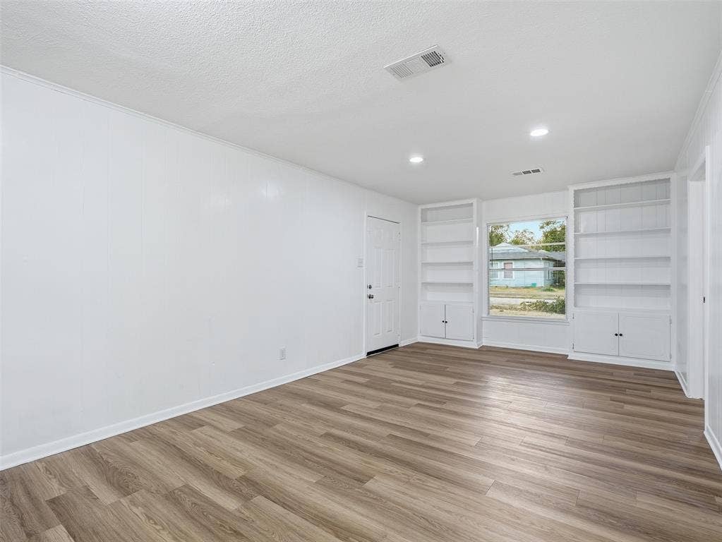 1520 S 3rd Street, Garland, TX 75040 1520 S 3rd Street, Garland, TX 75040
