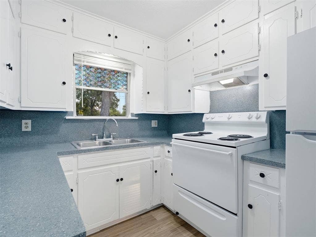 1520 S 3rd Street, Garland, TX 75040 1520 S 3rd Street, Garland, TX 75040
