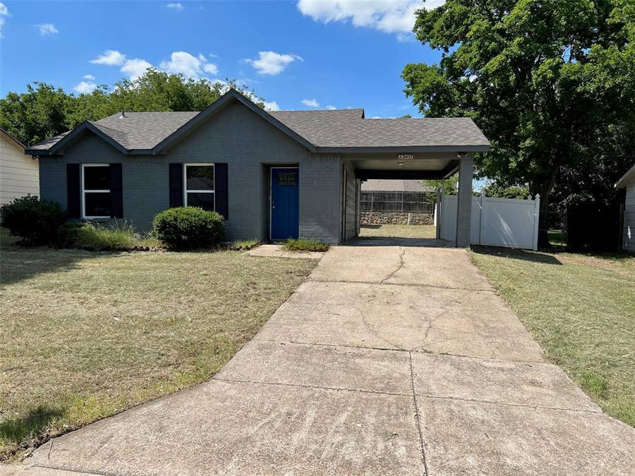 Property photo for 2457 Sweetwood Drive, Fort Worth, TX