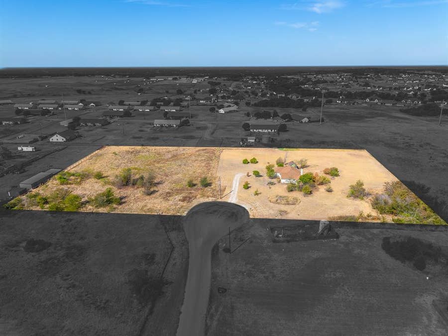 Property photo for 122 Blue Castle Court, Weatherford, TX