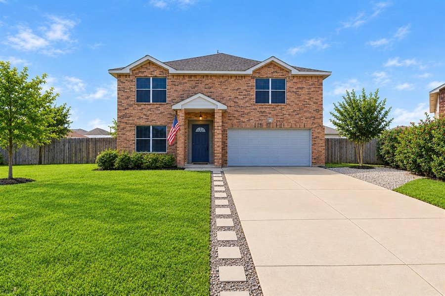 Property photo for 214 Hawthorne Court, Ponder, TX