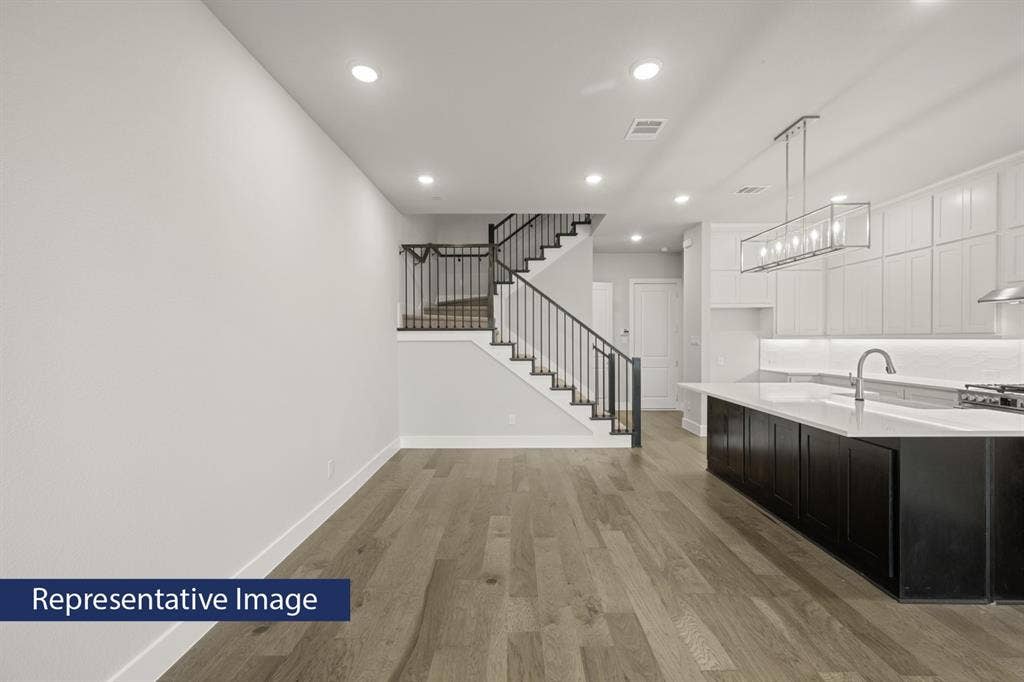 12734 Rutland Drive, Farmers Branch, TX 75234 Interior Image