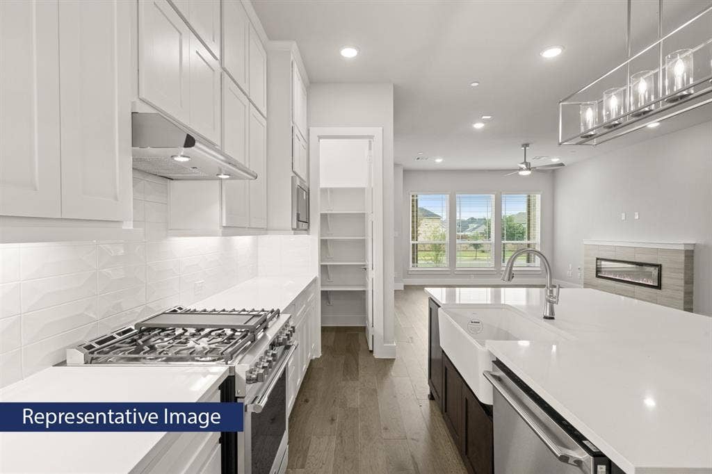 12734 Rutland Drive, Farmers Branch, TX 75234 Interior Image