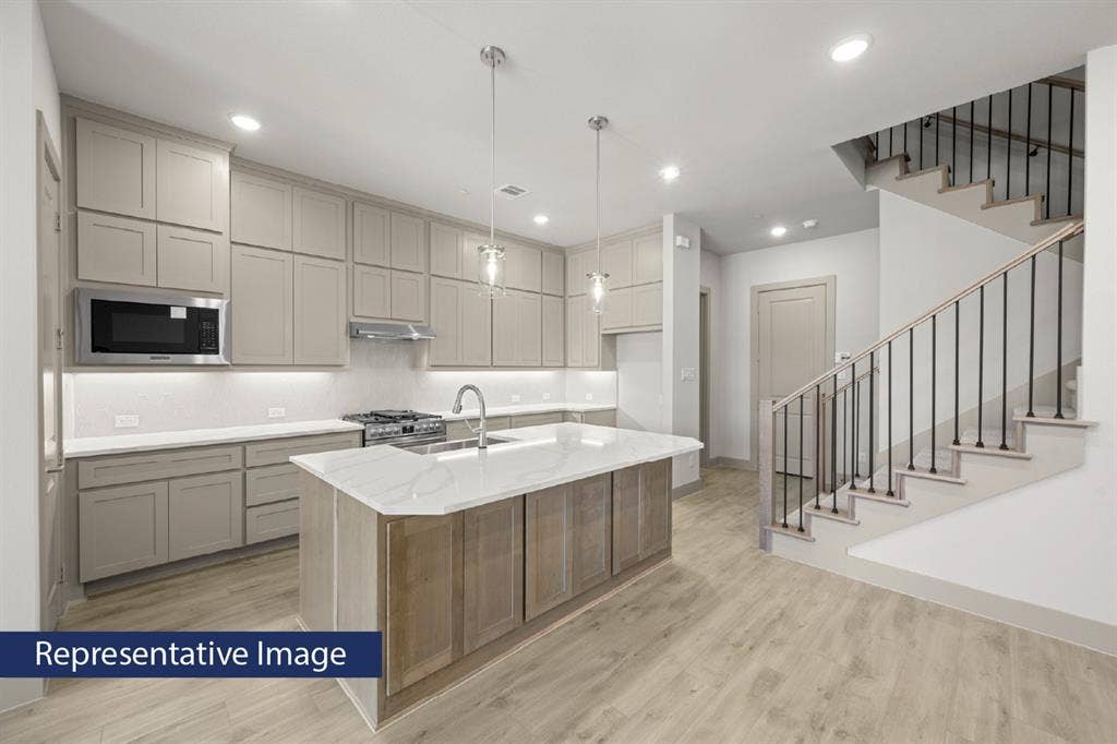 12730 Rutland Drive, Farmers Branch, TX 75234 Interior Image