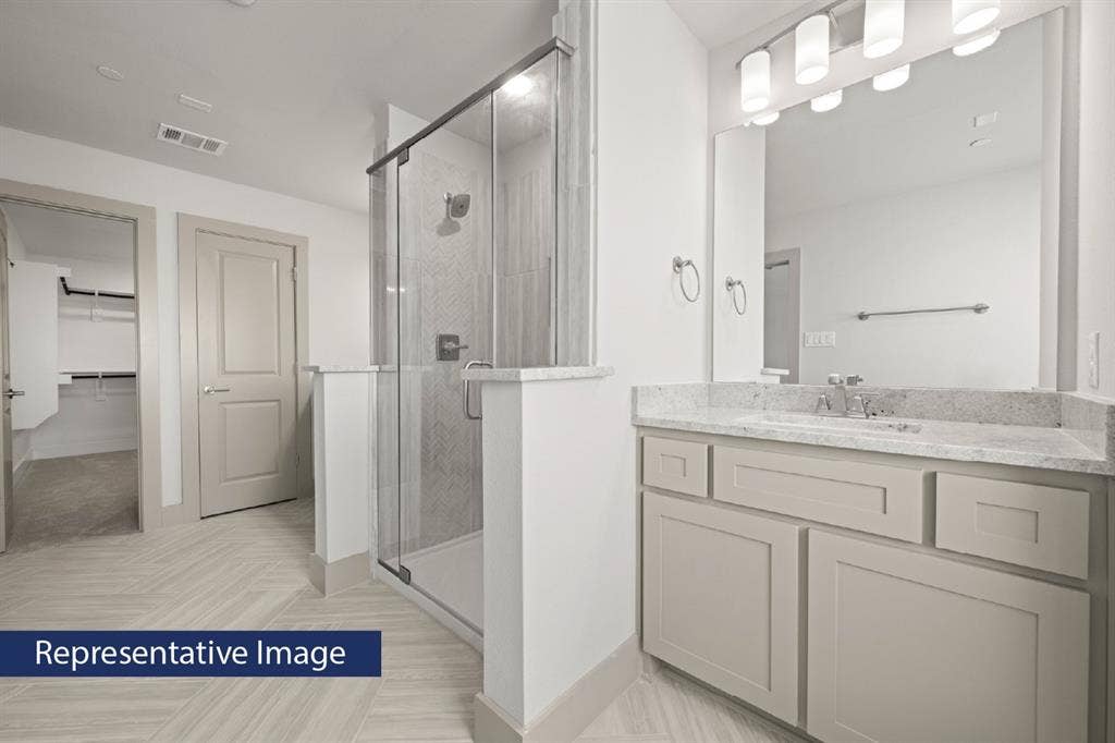 12736 Rutland Drive, Farmers Branch, TX 75234 Interior Image