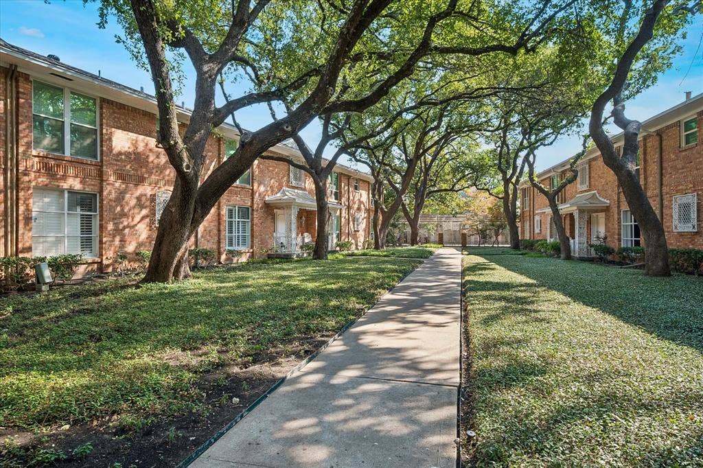 Peaceful Tree Lined Grounds