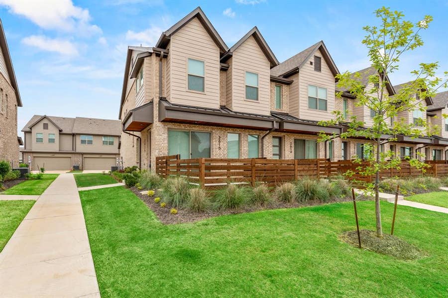 Property photo for 2616 La Cala Drive, Grand Prairie, TX