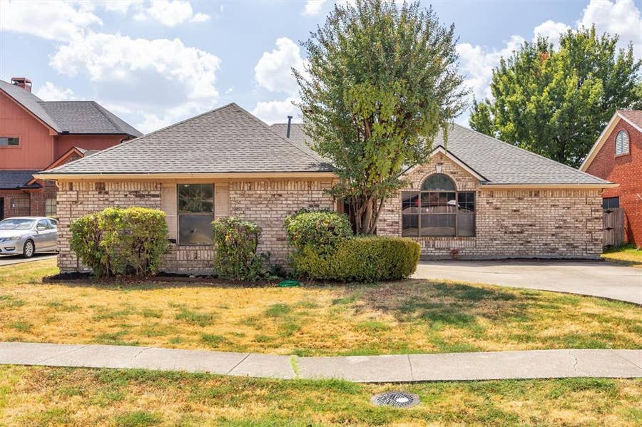 Property photo for 308 Clear Springs Drive, Mesquite, TX