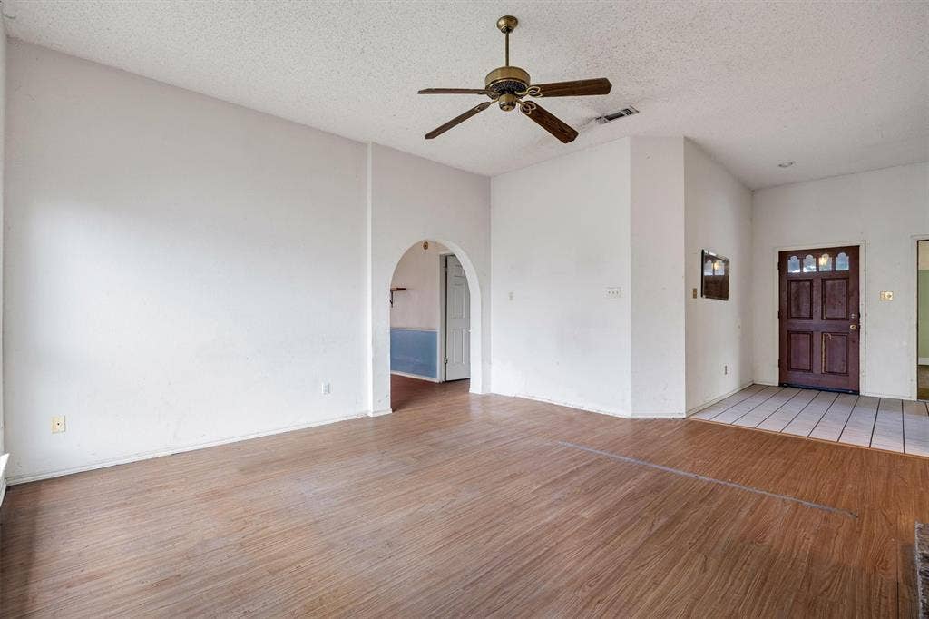 308 Clear Springs Drive, Mesquite, TX 75150