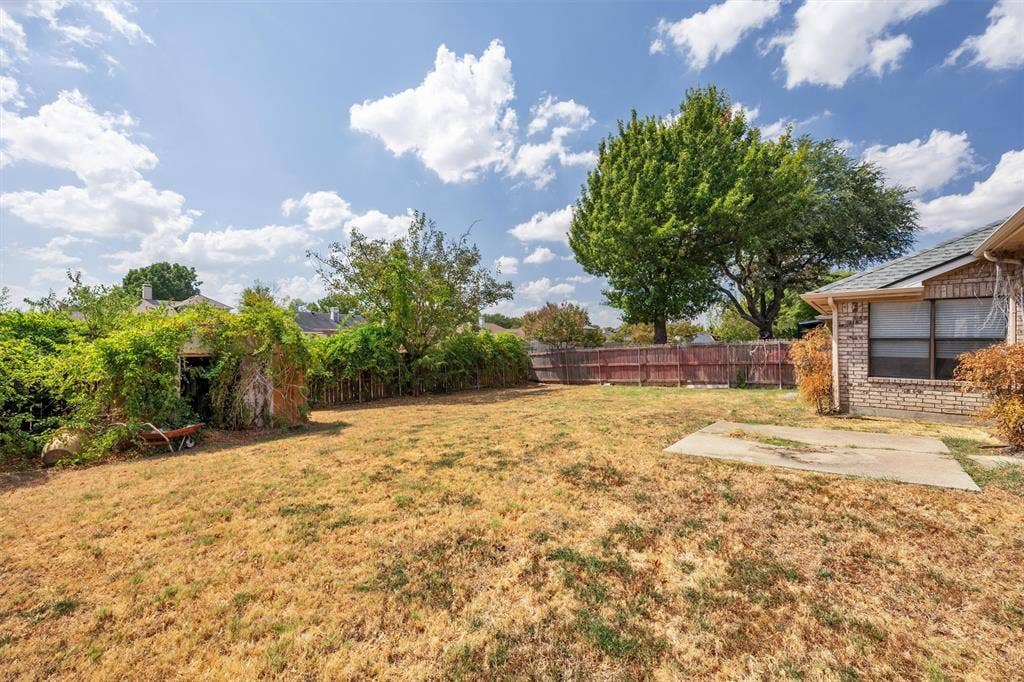 308 Clear Springs Drive, Mesquite, TX 75150