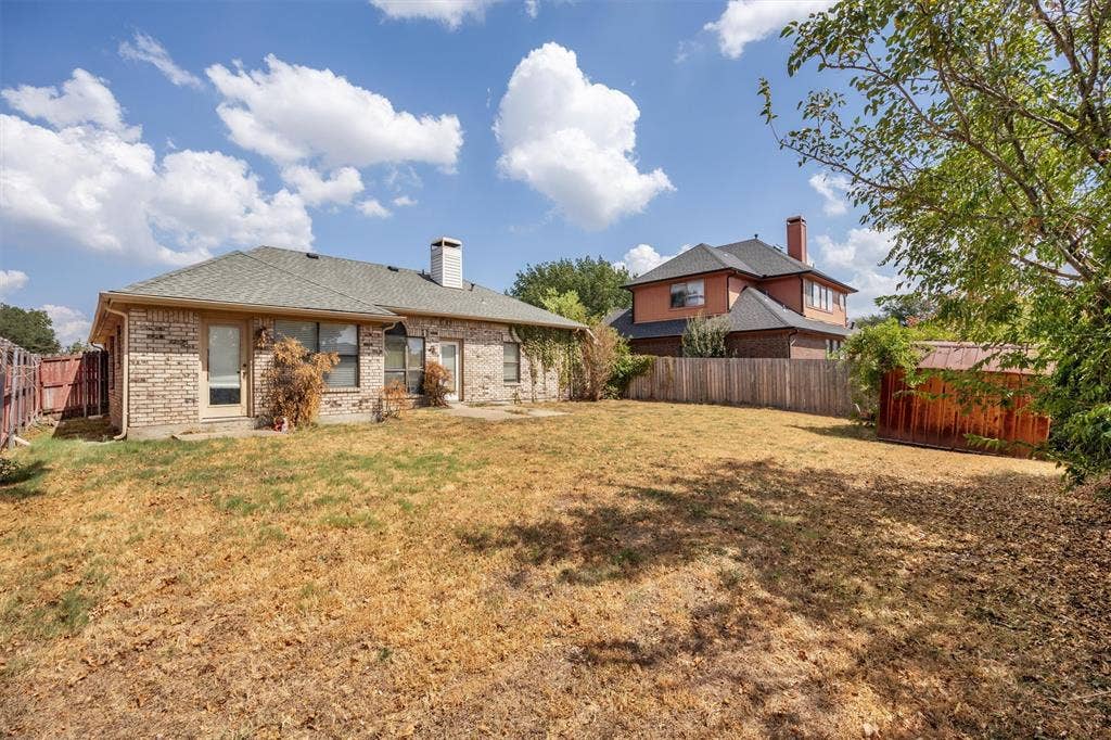 308 Clear Springs Drive, Mesquite, TX 75150