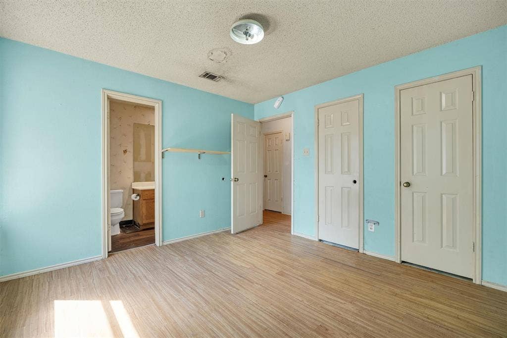 308 Clear Springs Drive, Mesquite, TX 75150