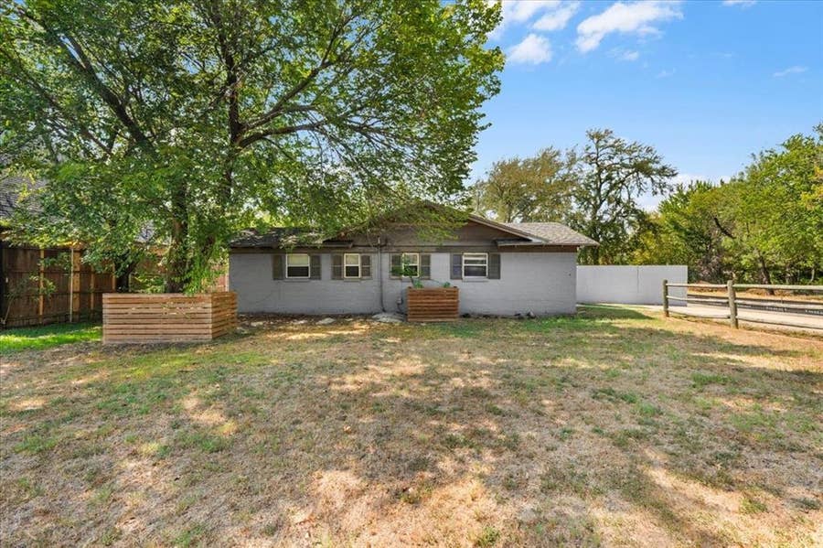 Property photo for 6817 Simmons Road, North Richland Hills, TX