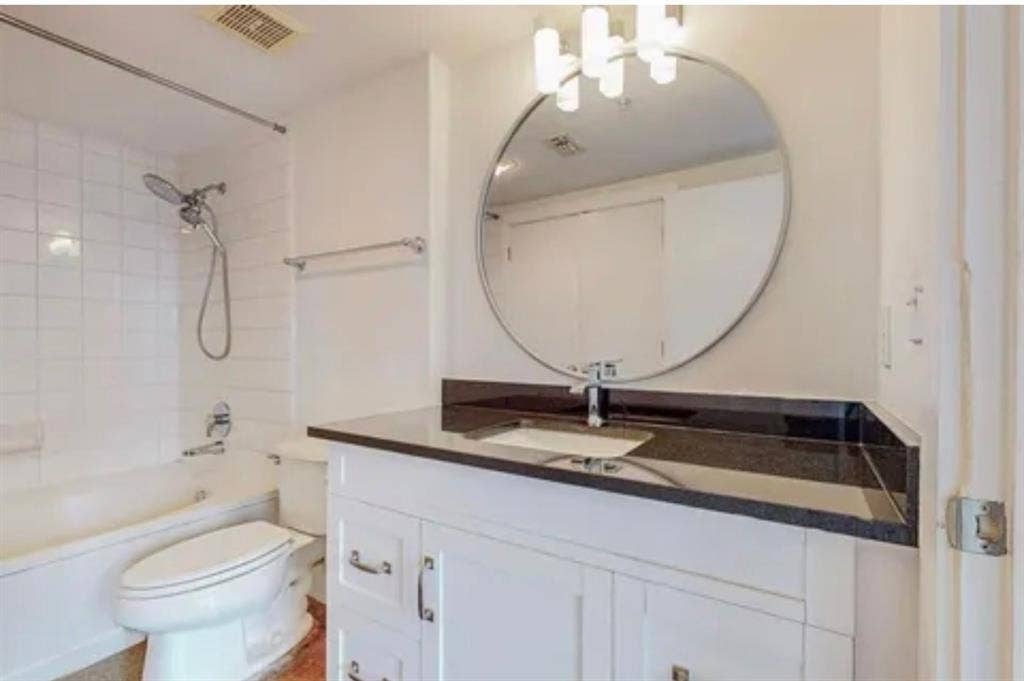 2502 Live Oak Street, #122, Dallas, TX 75204