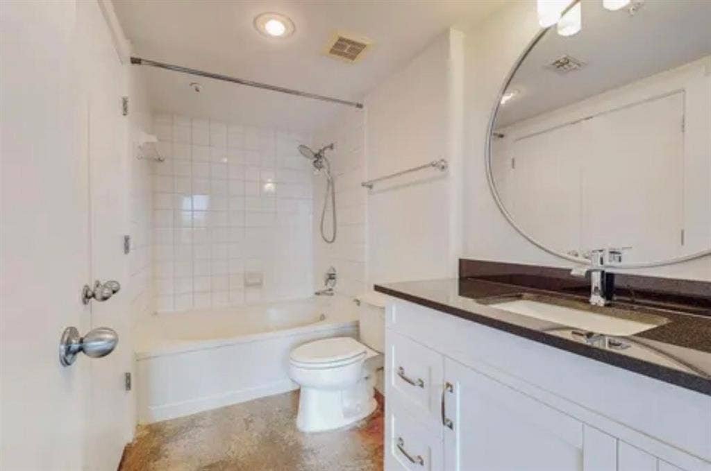 2502 Live Oak Street, #122, Dallas, TX 75204