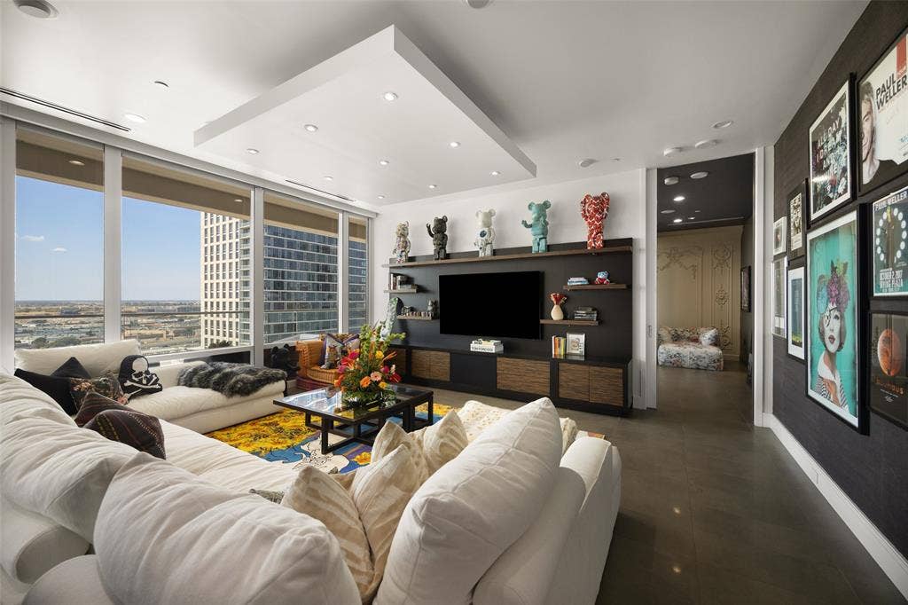 2408 Victory Park Lane, #1240, Dallas, TX 75219 2408 Victory Park Lane, #1240, Dallas, TX 75219