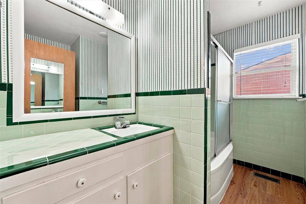 2113 La Porte, Waco, TX 76710 2113 La Porte, Waco, TX 76710