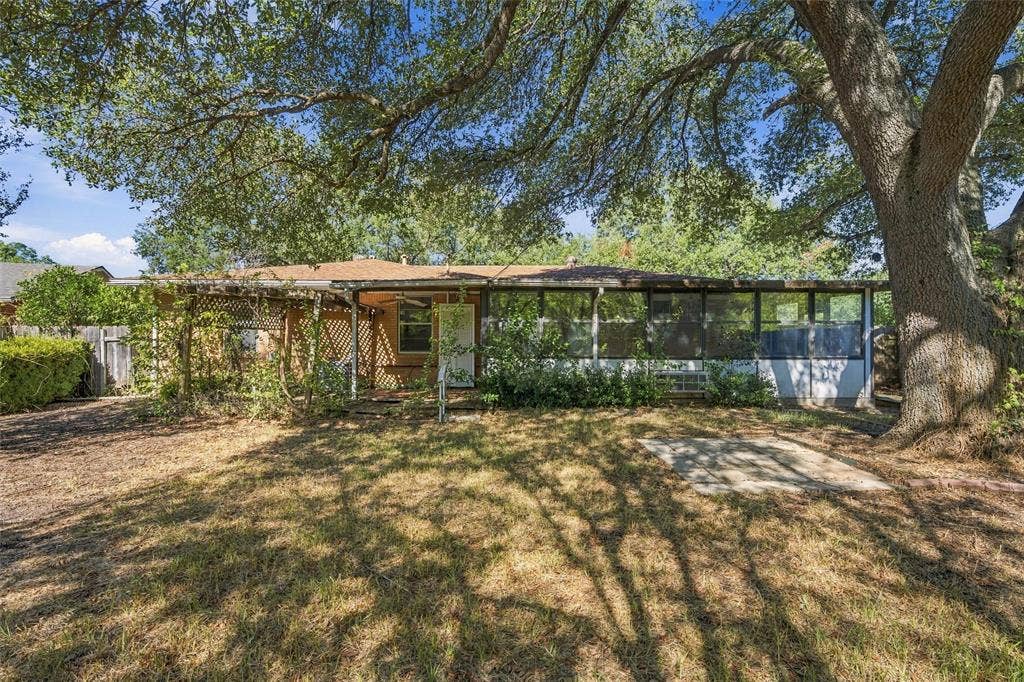 2113 La Porte, Waco, TX 76710 2113 La Porte, Waco, TX 76710