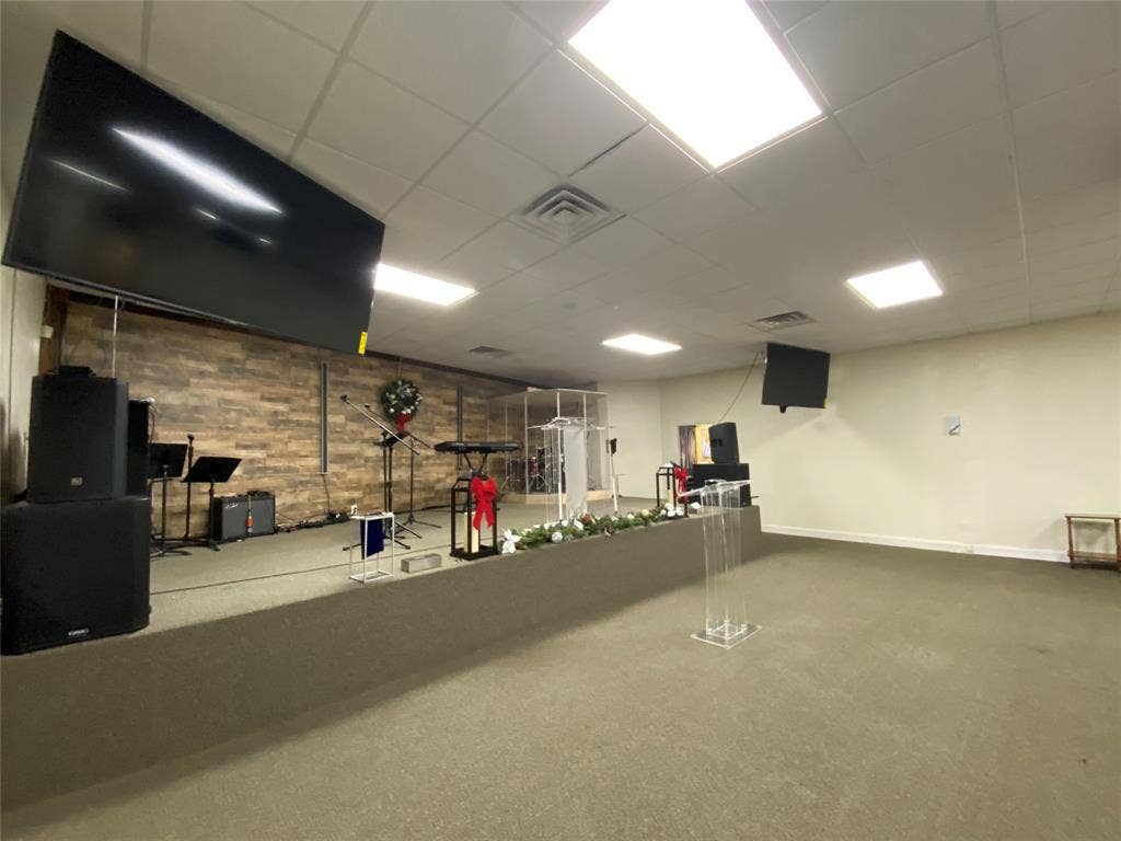 7041 Military Parkway, Dallas, TX 75227 View of garage