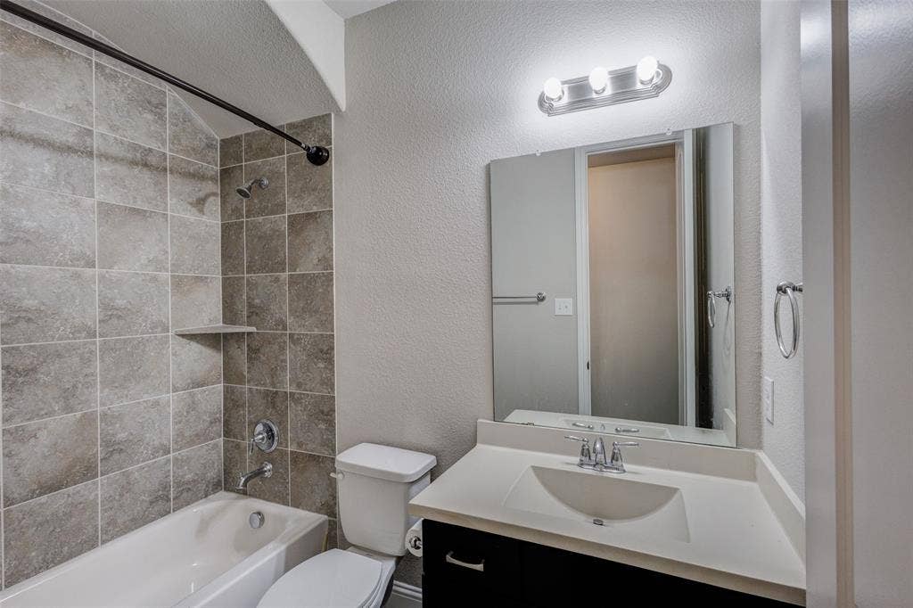 401 Mossy Rock Drive, McKinney, TX 75071